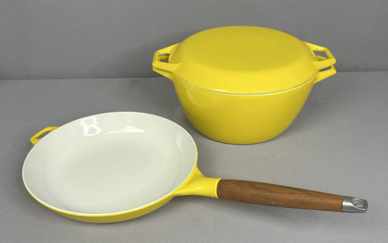 Capco Yellow Cast Iron Enamel Pot & Pan Set of 2 10 in skillet with wooden handle. (1 of 6)