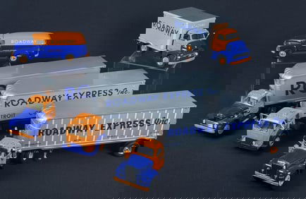 Roadway Diecast 1/25 Trucks & Trailers Some chrome bits may be missing see photos for detail. 12 x