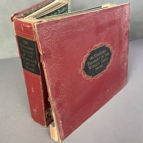 Standard Treasury World's Great Music Vinyl Set Set of 17 classical music vinyl records in binder.