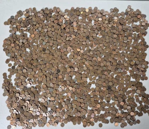 20 Pounds Pre-1983 Lincoln Head Pennies #3 What will you: What will you find?? Per consigner all the pennies are dated prior to 1983, which makes them 95% copper. Not all inspected.