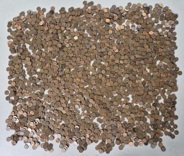 20 Pounds Pre-1983 Lincoln Head Pennies #7 What will you: What will you find?? Per consigner all the pennies are dated prior to 1983, which makes them 95% copper. Not all inspected.