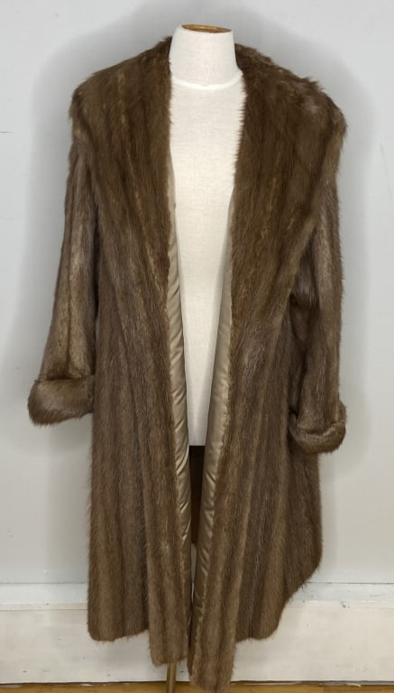 Vintage Full Length Natural Beaver Fur  Coat Label reads Flemington Fur Co. Est. 1912. (1 of 8)
