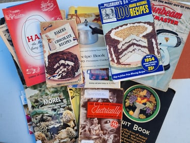Vintage Cookbooks Lot of 17 vintage cookbooks. Topics include Morel mushrooms, General Electric,