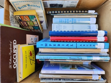 Glass Antiques Reference Books Lot of 33 antique, vintage, and collectors glass reference books on