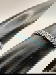 925 Sterling Blue Topaz Tennis Bracelet Weighs 13.7 grams.: Weighs 13.7 grams.