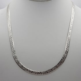 Milor 925 Sterling Herringbone Necklace Italy Necklace is 28". Weighs 25.27 grams.
