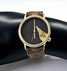 Vintage 1991 Guess? Black Dial Watch Scratches on Crystal Watch not tested: Scratches on CrystalWatch not tested