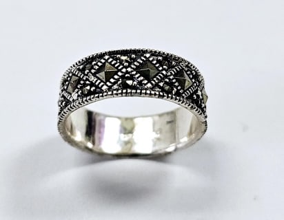 Sterling Silver Marcasite Band Ring Ring weighs 3.6 Grams Size 7: Ring weighs 3.6 Grams Size 7