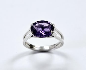 Sterling Silver Oval Amethyst Ring 2.1 CTS RIng weighs 2.8 Grams Size 7