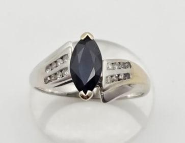 14K White Gold Sapphire and Diamond Ring Ring Weighs 3.3 Grams Size 7.5