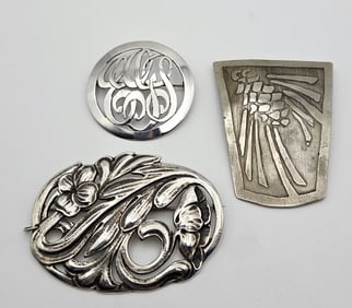 Vintage Sterling Silver Brooches Brooches Weigh 64.5 Grams Collectively