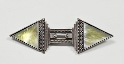 Vintage Pewter Signed Nuri Art Deco Revival Brooch Brooch weighs 11.3 Grams