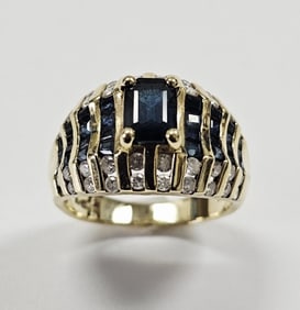 14K Yellow Gold Sapphire & Diamond Ring Ring weighs 6.9 Grams Size 6.5