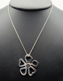 Tiffany & Co. Sterling Silver Flower Necklace Necklace Measures 21" Necklace Weighs 7.5 Grams