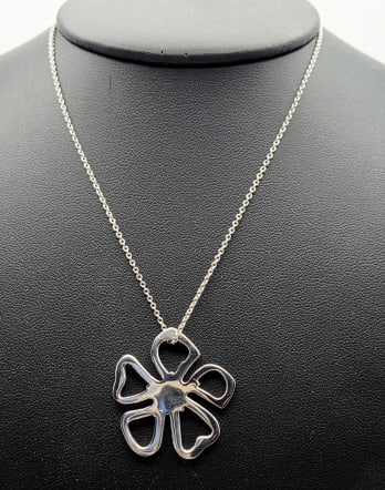 Tiffany & Co. Sterling Silver Flower Necklace Necklace Measures 21" Necklace Weighs 7.5 Grams: Necklace Measures 21" Necklace Weighs 7.5 Grams