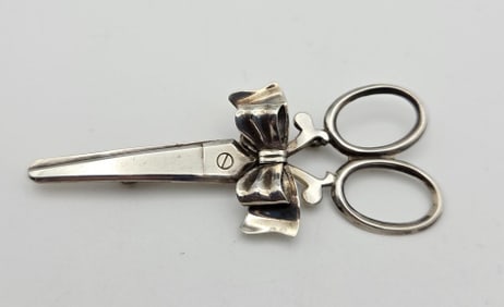 Vintage BEAU Sterling Scissors with Bow Brooch Brooch Weighs 4.2 Grams