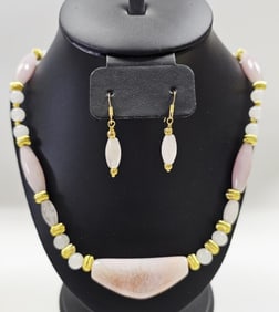 Pink Opal Pink Quartz & White Jade Necklace Necklace Measures 20" Weighs 73.3 Grams Gold Tone