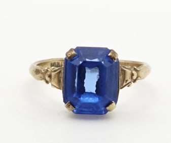 Vintage 14K Gold Blue Spinel Ring Austria Ring Weighs 1.6 Grams Size 6.5