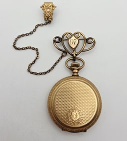 Vintage Waltham Gold Plated Pocket Watch Brooch Brooch Weighs 44.8