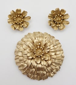 Vintage Trifari Crown Flower Brooch & Earrings Gold Tone Metal