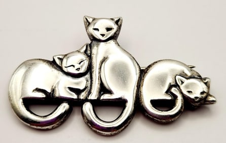 James Avery Trio Of Cats Sterling Brooch Pin Denmark Lot weighs 11.8 grams.