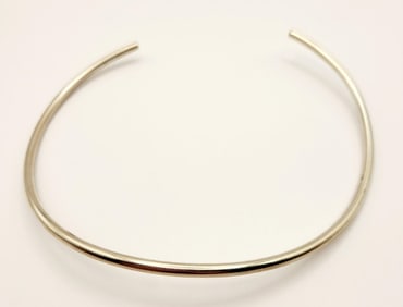 925 Sterling Choker Necklace Necklace is approximately 13". Lot weighs 20 grams.