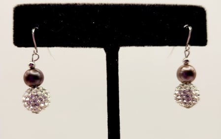 10K White Gold Crystal Cluster & Colored Culture Pearl Earrings Weighs 2.1 grams.