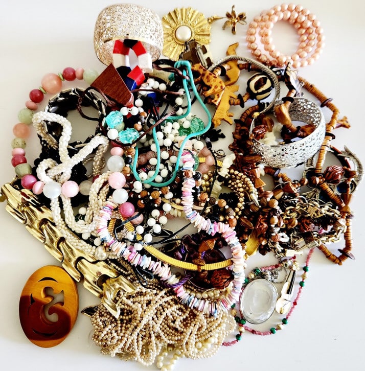 Mystery Grab Bag #4 What Will You Find??? Lot weighs 2 lbs 11 ounces. (1 of 9)