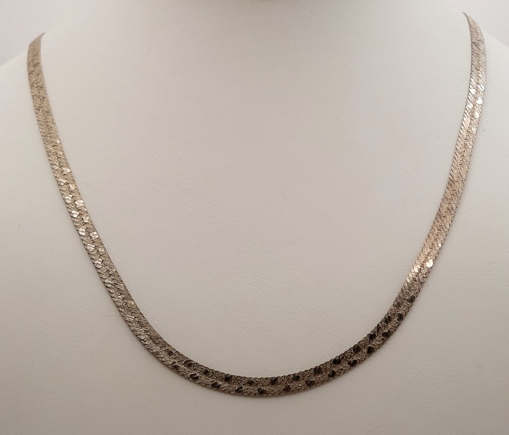 925 Vermeil Herringbone Chain Necklace Necklace is 20" Weighs 10.6 grams.: Necklace is 20" Weighs 10.6 grams.