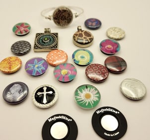 Magnabilities Interchangeable Bracelet & Pendants Lot weighs 9.9 ounces.