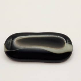 Vintage Black Lace Agate Brooch Pin Weighs 17.7 grams.