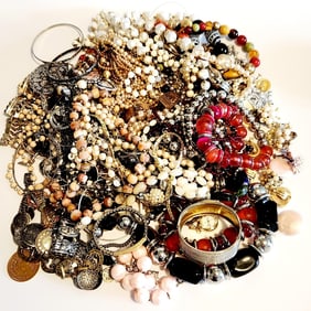 Mystery Jewelry Grab Bag What Will You Find??? Contents not inspected Lot weighs 5 pounds 8 ounces.