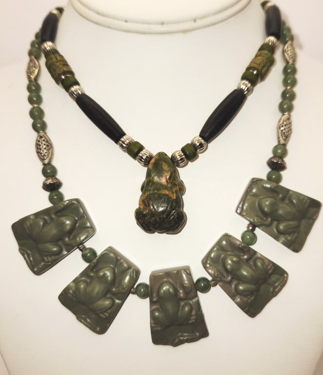 Single Stone Frog & Multi-Stone Frogs & Jade Bead Necklaces: Necklaces Lot weighs 126.26 grams Both necklaces are 18".