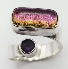 925 Sterling Dichroic Glass & Black Garnet Ring Size 7.25 Weighs 7.9 grams.