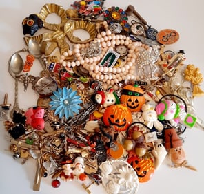 Mystery Jewelry Grab Bag What Will You Find??? Lot weighs 2 pounds 14