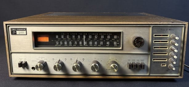 Fisher 400-T Stereo Receiver With wooden cabinet. Powers on otherwise untested. Antenna damaged.