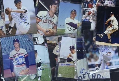 Mixed Grouping Detroit Tigers Autographed Photos Description 16 signed photos. In binder measuring