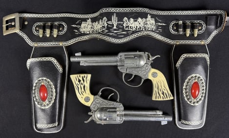 Vintage Actoy Cowboy Cap Guns & Holsters Playwear/signs of age overall. Not tested with caps,