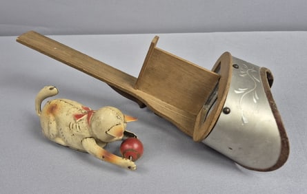 Vintage Toys Japanese Wind Up Tin Cat & Stereoscope Viewer