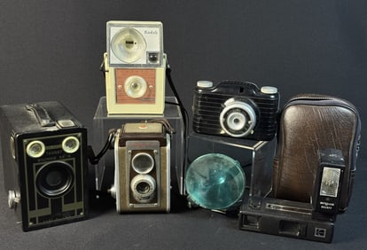 Vintage Film Camera Lot Untested. Please see photos for included items and condition information. 15