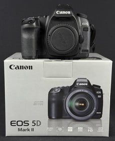 Canon 5D Mark II Digital SLR Camera Body w Battery No Canon battery charger. 3rd party battery