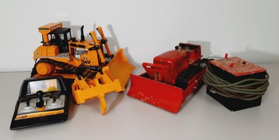 New Bright CAT Caterpillar D9L RC Bulldozer & International Diesel Mechanized Tractor