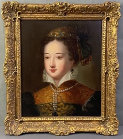 Antique Oil Painting Portrait of a Noble Woman Italian school painting of a noble woman, unsigned.