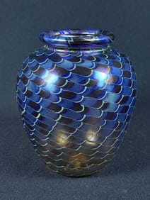 Vintage Orient & Flume Art Glass Vase 1985. Excellent condition free from cracks or chips.