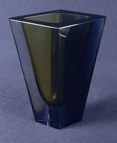 Kaj Franck Nuutajarvi Notsjo Prisma Vase 1969 Green Prisma vase. 7 x 5.5 x 3.25 inches. Tiny chip