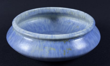 Vintage Potter Mellen Blue Ceramic Bowl Missing lid. 8 x 2.5 inches. No chips, cracks or repairs.