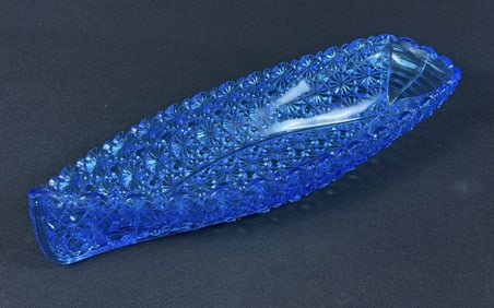 Vintage Blue Daisy & Button Glass Boat 13 x 4.5 x 2 inches. Free from damage. No chips, cracks or