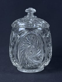 McKee Clear Glass Cookie Biscuit Jar Free from chips or cracks. 9 x 6 inches.