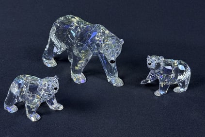Swarovski Crystal Polar Bears 2011 Some small chips on some paw tips. Please see photos for