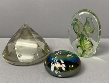 3pc Lot Signed Vintage Glass Paperweights Lot of 3 signed paperweights. Prism dated 1989, measures
